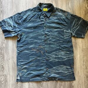 Kealopiko Gray Button Down Shirt Large